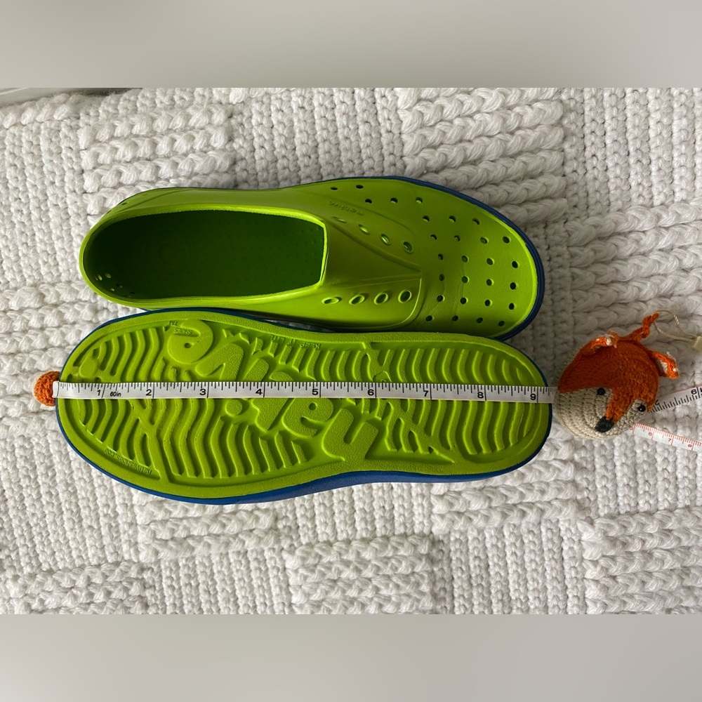 Native Boy or Girl Slip On Water Shoes Youth J5 - Picture 5 of 9